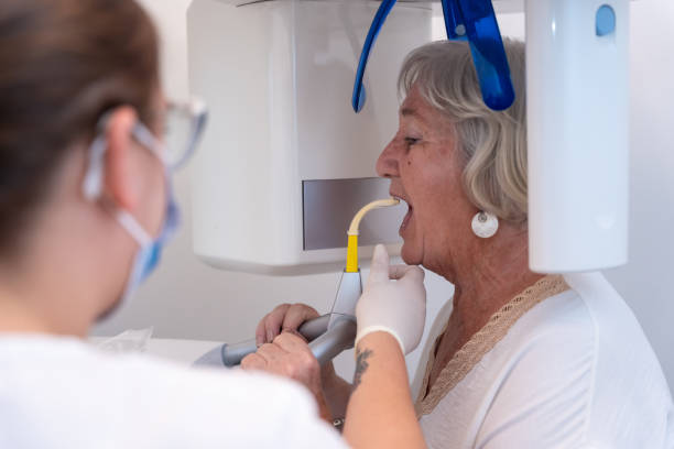 Best Dentist for Tooth Abscess  in Brawley, CA