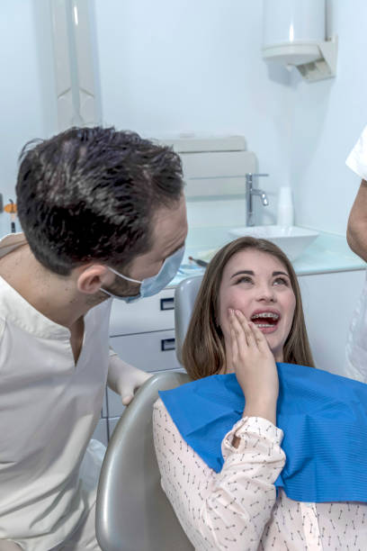 Best Urgent Tooth Repair  in Brawley, CA
